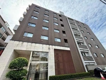 【神奈川県/横浜市保土ケ谷区保土ケ谷町】オークフォート保土ヶ谷 外観：JR横須賀線・湘南新宿ライン宇須「保土ケ谷」駅まで徒歩11分。潤い豊かな川沿いのロケーションです。