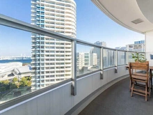 【神奈川県/横浜市西区みなとみらい】M.M.TOWERS FORESIS R棟 バルコニー壁面が透明なため、室内からも開放感のある眺望を楽しむことができます。