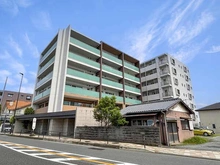 【神奈川県/茅ヶ崎市本村】ザ・パークハウス茅ヶ崎本村 外観：2011年11月築、RC造地上7階建。総戸数49戸の落ち着いたコミュニティが魅力のレジデンスです。