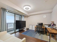 【東京都/新宿区西新宿】ザ・パークハウス西新宿タワー60 リビング：10.3帖／南向きの明るいリビング