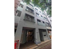 【東京都/新宿区西新宿】パルク西新宿 外観：都営大江戸線「西新宿五丁目」駅まで徒歩４分バス停もあり、ライフスタイルに応じた使い分けができます。