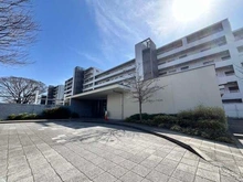 【東京都/調布市菊野台】パークハウス ザ ガーデン エントランス前に車寄せスペース、敷地内駐車場に洗車スペースもございます。詳細はお問い合わせください。