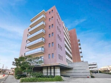 【神奈川県/鎌倉市山崎】サウスアリーナ鎌倉大船 JR東海道本線・根岸線「大船」駅まで徒歩13分、湘南モノレール「富士見町」駅徒歩4分の立地です。