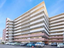 【神奈川県/鎌倉市山崎】サウスアリーナ鎌倉大船 興和不動産、野村不動産分譲、長谷工コーポレーション施工。地上9階建マンション、構造はRC造です。