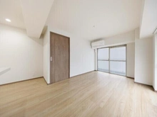 【東京都/世田谷区弦巻】マンション弦巻 インテリアのテイストを選ばないシンプルな内装です。お好みのお部屋作りをお楽しみいただけます。