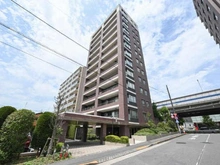 【東京都/世田谷区新町】パークハウス桜新町テラスウェスト 外観：三菱地所レジデンス分譲マンション。最上階部分、南東向き角住戸。陽当り・通風・眺望良好な住まいです。