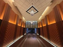 【東京都/杉並区高井戸東】パークシティ浜田山A棟 三井不動産レジデンシャル分譲「パークシティ」シリーズ。デザイン性の高い照明が施された開放的な空間。