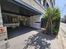 【東京都/杉並区西荻南】クレヴィア西荻窪 商店街沿い、駅まで真っすぐ歩ける立地。目前にはまいばすけっと、周辺にはサミット、オオゼキ、ライフ有り