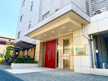 【東京都/目黒区目黒本町】D’クラディア目黒本町 オートロック、モニタ付きインターホンが採用されています。管理会社による巡回管理のマンションです。