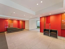 【東京都/世田谷区南烏山】ザ・パークハウス千歳烏山グローリオ 三菱地所コミュニティにより常駐管理されています。夜間は警備会社が対応し、24時間有人管理です。