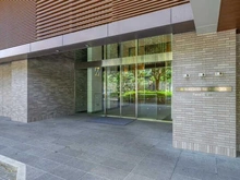 【東京都/世田谷区粕谷】蘆花公園ザ・レジデンス　フォレストコート 大切なペットと暮らせるマンションです(飼育細則有)。敷地内にはペットの足洗い場も設けられています。