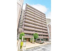 【東京都/文京区湯島】アンソレイユ湯島三組坂 外観：イトイ分譲×西松建設施工×大和ライフネクスト管理。宅配ボックスやオートロックが備わっています。