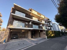 【東京都/新宿区高田馬場】パークハウス高田馬場公園アーバンス 外観：JR山手線「高田馬場」駅徒歩3分を含む、3沿線が徒歩圏内に点在し、交通利便性が高い立地です。