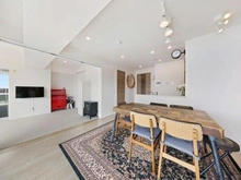 【東京都/新宿区高田馬場】サンパークマンション高田馬場 ※販売対象に家具・調度品は含まれません。洋室2部屋はLDKからアクセス可能、一体感のある間取りです。