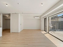 【東京都/新宿区高田馬場】パークシティ高田馬場 外観：LDには床暖房が備わっています。温風が出ないため乾燥がしにくく、寒い季節も快適に過ごせます。