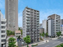 【大阪府/大阪市北区松ケ枝町】ヴィルヌーブ松ヶ枝町 前面建物とは距離があり、採光・通風が確保されています。是非、実際の陽当りなど、現地でご確認ください。
