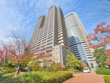 【大阪府/大阪市北区天満橋】OAPレジデンスタワー西館 外観：三菱地所他4社分譲・三菱地所コミュニティ管理。2000年11月築・地上31階建SRC造マンション。