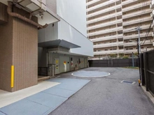 【大阪府/大阪市中央区谷町】ザ・パークハウス谷町五丁目 敷地内に駐車場がございます。（空き状況についてはお問い合わせください）