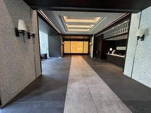 【大阪府/大阪市中央区瓦町】クレヴィアタワー大阪本町 ホテルライクな内廊下設計。スカイラウンジやゲストルームなど、暮らしを豊かにしてくれる共用施設が充実。