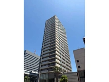 【大阪府/大阪市中央区谷町】ロイヤルタワー大阪谷町 2003年9月築、清水建設施工のオール電化マンション。共用廊下はプライバシー性の高い内廊下仕様です。