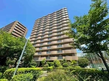 【大阪府/大阪市都島区友渕町】ファミール都島パークサイド 外観：JRおおさか東線「城北公園通」駅まで徒歩6分、通勤・通学、休日のお出かけに便利な立地です。