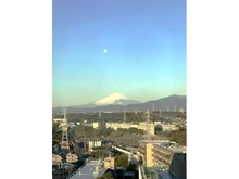 【神奈川県/横浜市戸塚区川上町】BELISTAタワー東戸塚 LDからの眺望は富士山を望むパノラマビューで、年間を通して様々な景色を楽しめます(天候による)。
