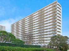 【神奈川県/横浜市戸塚区品濃町】ニューシティ東戸塚パークヒルズI棟 外観：JR横須賀線「東戸塚」駅徒歩7分。1986年7月築、三菱地所分譲・総戸数149戸のマンションです。