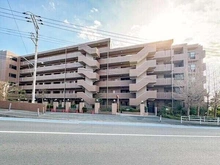 【神奈川県/横浜市戸塚区吉田町】ファミールヒルズ戸塚 JR東海道本線「戸塚」駅まで徒歩11分。三菱地所コミュニティによる日勤管理が行われています。