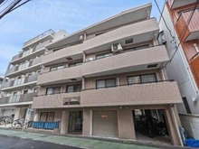 【東京都/品川区小山台】マイキャッスル不動前 周辺には都立公園「林試の森公園」があり、散策などを楽しみながら自然を身近に感じられる住環境です。