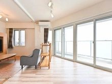 【神奈川県/川崎市中原区小杉町】プラウドタワー武蔵小杉 約11.0帖のリビングダイニング。開口部が大きく、開放的で明るいお部屋となります。