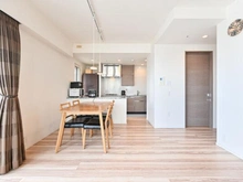 【神奈川県/川崎市中原区小杉町】プラウドタワー武蔵小杉 キッチンとダイニングスペースの間にカウンターがあり、食器やお料理の受け渡しに便利です。