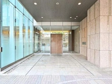【神奈川県/川崎市中原区小杉町】エクラスタワー武蔵小杉 6階と7階の間に免震装置が設置された中間免震構造。7階以上の住戸フロアの揺れを低減する仕組みです。