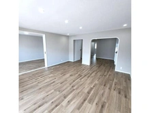 【兵庫県/神戸市東灘区御影石町】コスモハイツ御影 2025年10月に水回りや給湯器、建具の新調、全室クロス・フローリングの張替などが実施されました。