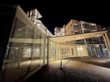 【兵庫県/神戸市東灘区御影郡家】ロジュマンスティーロ御影 スタイリッシュ＆モダンな外観です。モニタ付きインターホン、オートロックが採用されています。