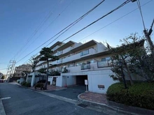 【兵庫県/神戸市東灘区深江南町】カネボウ芦屋アーバンプラザ 外観：RC造地上5階地下1階建5階部分。阪神本線「芦屋」駅まで徒歩13分、フラットな道のりでアクセス可能。