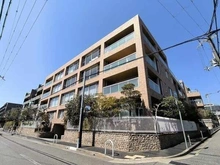 【兵庫県/芦屋市翠ケ丘町】フローラ芦屋フラット 外観：JR「芦屋」駅徒歩15分他複数沿線利用可能な立地。夙川グリーンプレイスへ約240m。住環境良好です。