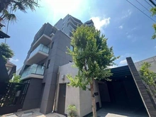 【東京都/足立区足立】ザ・パークハウス五反野 ペットと一緒に暮らせるマンションです(細則有り)。共用部にはペット足洗い場も設けられています。