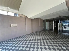 【東京都/足立区西新井本町】藤和シティホームズ西新井 三菱地所コミュニティによる日勤管理が行われています。共用部は手入れが行き届き清潔に保たれています。