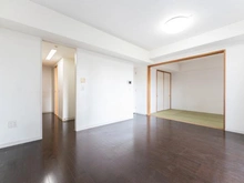 【埼玉県/さいたま市南区白幡】藤和シティホームズ武蔵浦和 約10帖のLDです。床暖房がございます。