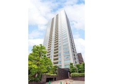 【東京都/世田谷区上馬】ザ・パークハウス三軒茶屋タワー 外観：田園都市線「三軒茶屋」駅徒歩9分。2012年2月築、三菱地所レジデンス分譲×清水建設施工マンション。