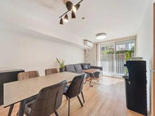 【神奈川県/川崎市幸区下平間】ザ・パークハウス新川崎 リビングの様子です。※家具・調度品は売買対象に含まれません。