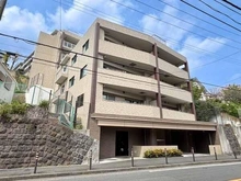 【神奈川県/横浜市鶴見区岸谷】ザ・パークハウス横浜岸谷 外観：京急本線「生麦」駅徒歩6分。三菱地所レジデンス分譲。南東向き角住戸につき、陽当り・通風良好です。
