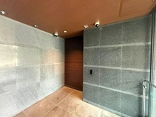 【東京都/品川区大井】パークホームズ品川大井 防犯カメラが設置されています。共用部には便利な宅配ボックスの設置有り。ゴミだしは24時間可能です。