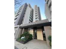 【東京都/杉並区和田】グローベルザ・スクエア東高円寺 外観：2014年3月築。東京メトロ丸ノ内線「東高円寺駅」徒歩4分のマンション。