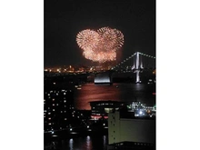 【東京都/中央区勝どき】勝どき　ザ・タワー 2026年5月にお台場海浜公園で開催された花火大会の様子でございます。