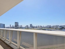 【東京都/中央区晴海】ザ・パークハウス晴海タワーズティアロレジデンス 19階部分に所在。LDと洋室2部屋がバルコニーに面し、魅力的な眺望とともに癒しの時間を過ごせます。