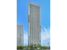 【東京都/中央区晴海】ザ・パークハウス晴海タワーズクロノレジデンス 外観：地上49階建の大規模タワーマンション。三菱地所レジデンス分譲「ザ・パークハウス」シリーズです。