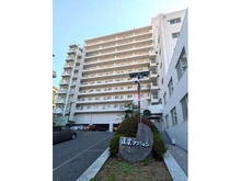 【東京都/渋谷区広尾】広尾マンション 総戸数99戸のRC造。24時間有人管理やモニタ付きインターホンが採用され、防犯面に配慮されています。