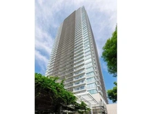 【東京都/台東区西浅草】浅草タワー 外観：地上37階建。浅草の街を次代へ継ぐ、超高層免震タワーレジデンス。「浅草」駅徒歩3分、3路線利用可能。
