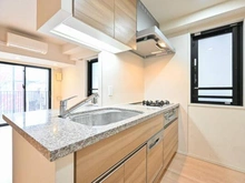 【東京都/台東区東上野】ザ・パークハウス上野 カウンターキッチンで開放感があります